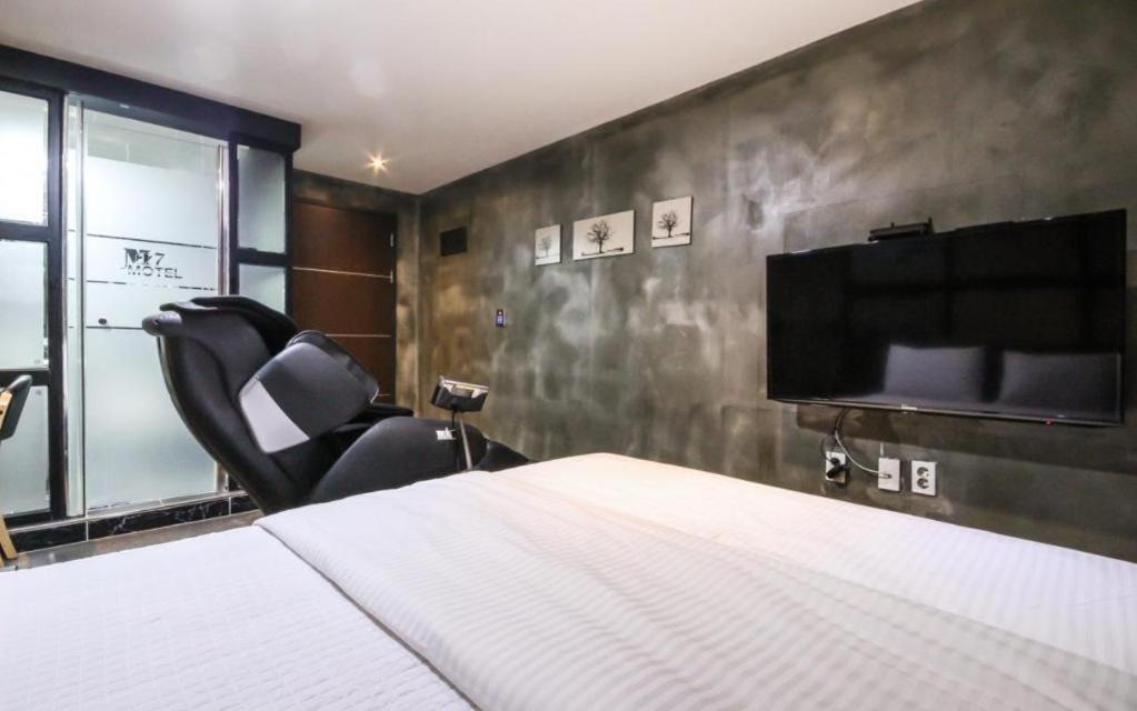 M7 Business Hotel Chilgok Exterior foto